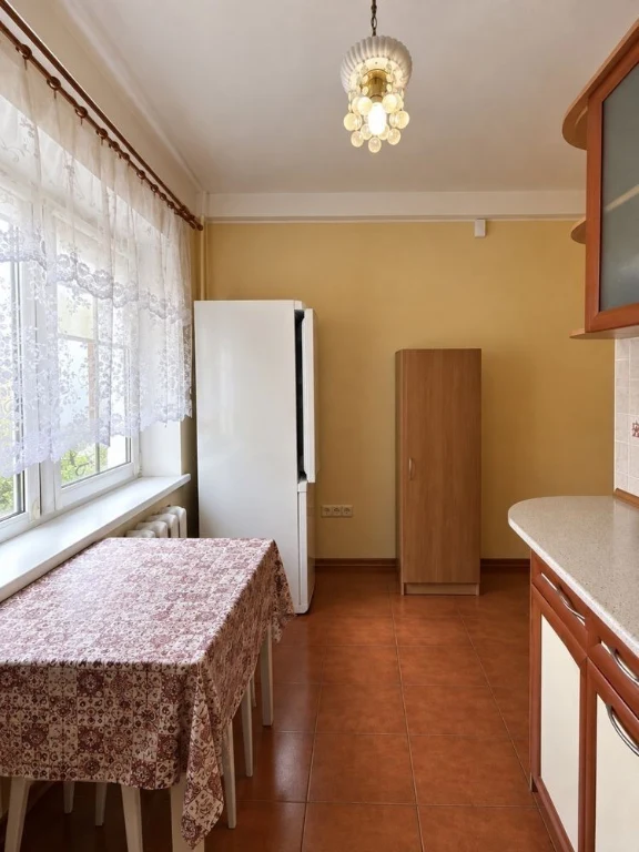Продам 2 кімнатну квартиру з ремонтом! Вул. Чорних Запорожці