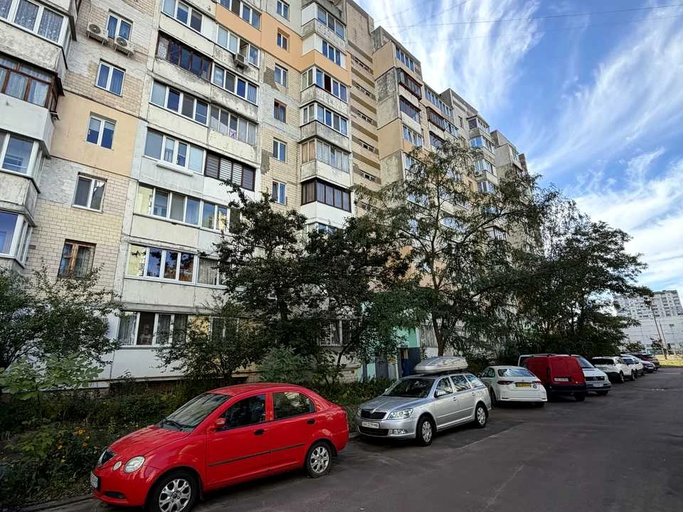 Квартира. Київ, Милославська вул.