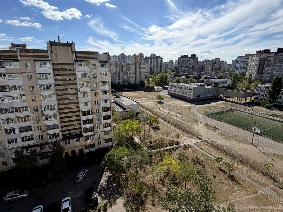 Квартира. Київ, Милославська вул.