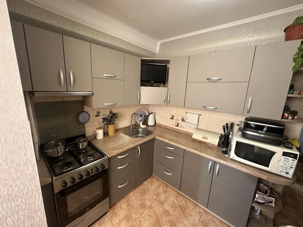 Продаж 2-к квартири,бул.Жуля Верна 13в