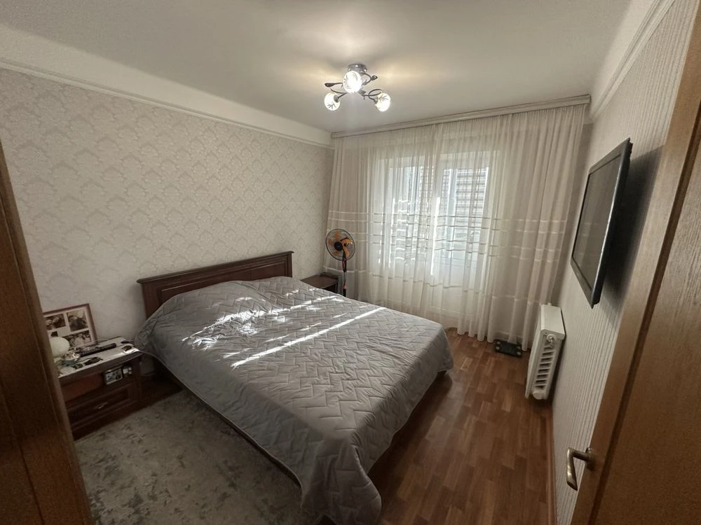 Продаж 2-к квартири,бул.Жуля Верна 13в