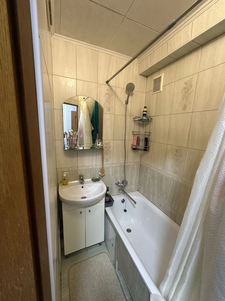 Продаж 2-к квартири,бул.Жуля Верна 13в