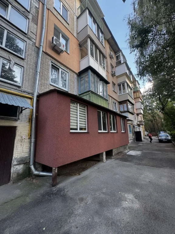 Продаж 2кімнатноі квартири в Києві біля парку!