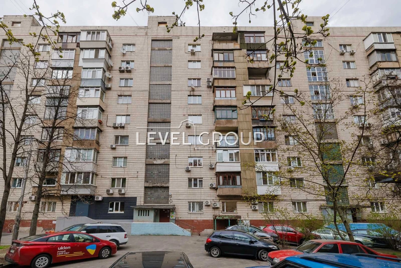 Продаж однокімнатної квартири за адресою  Василя Тютюнника в
