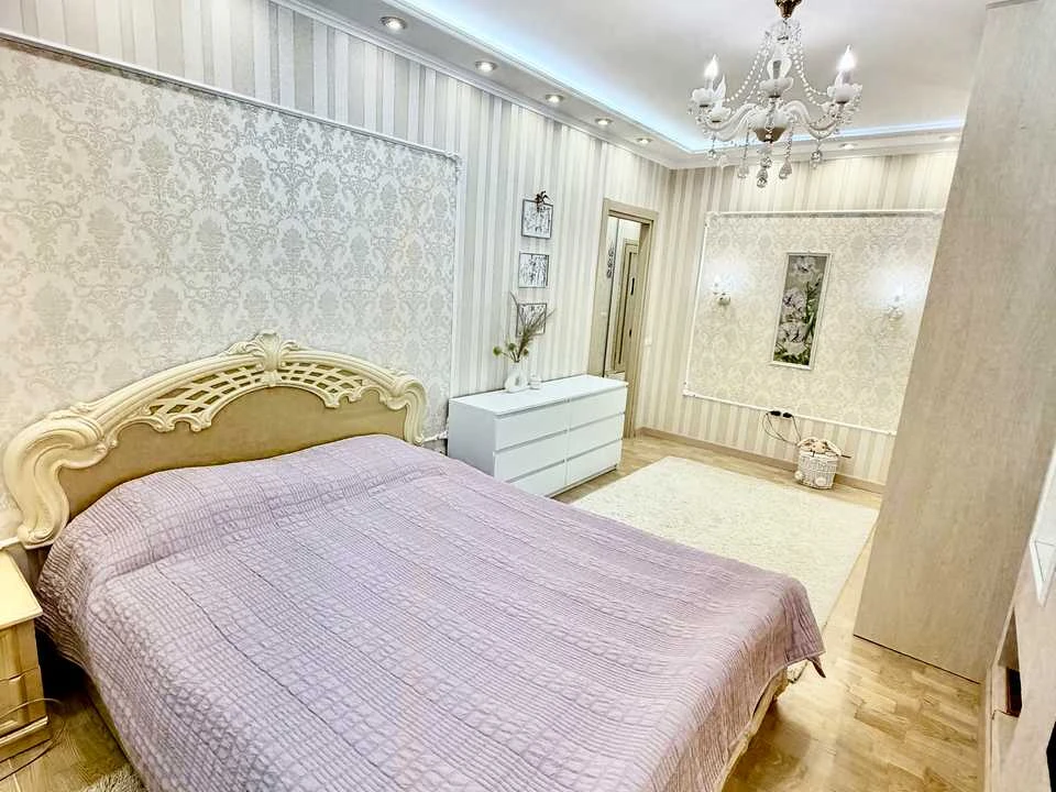 Квартира. Київ, Ярослава Гашека бульв.