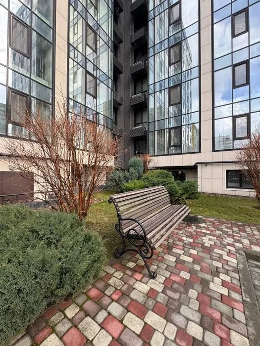 Designer 3-room apartment in the residential complex "Salyut" (2 Slavy Boulevard) – 98 m², Peremogh