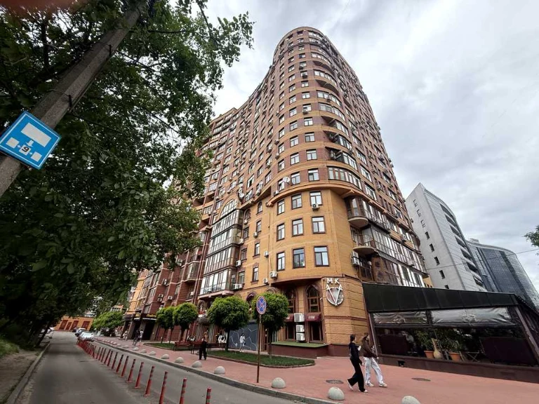 Квартира. Київ, Євгена Коновальця вул.