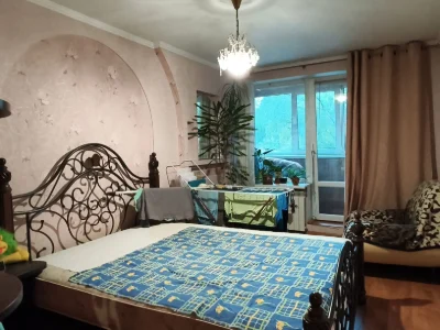 Продаж 3к квартири БЕЗ %  вул.Ушакова 2 ст.м Академмістечко,