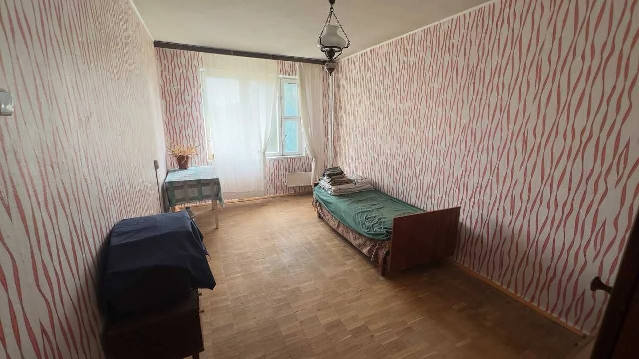 На продаж 3-кімнатна квартира на 5-му поверсі за адресою: пр