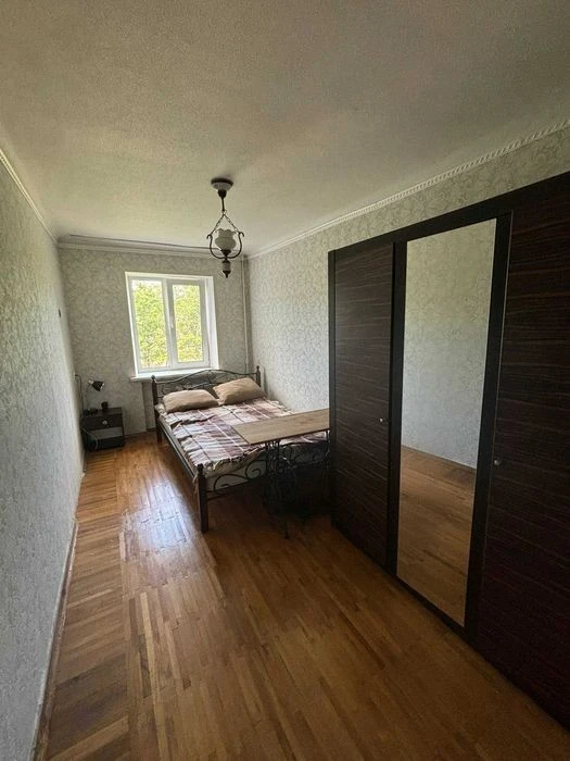 Three-room apartment in residential condition on Shcherbakivskoho St.!