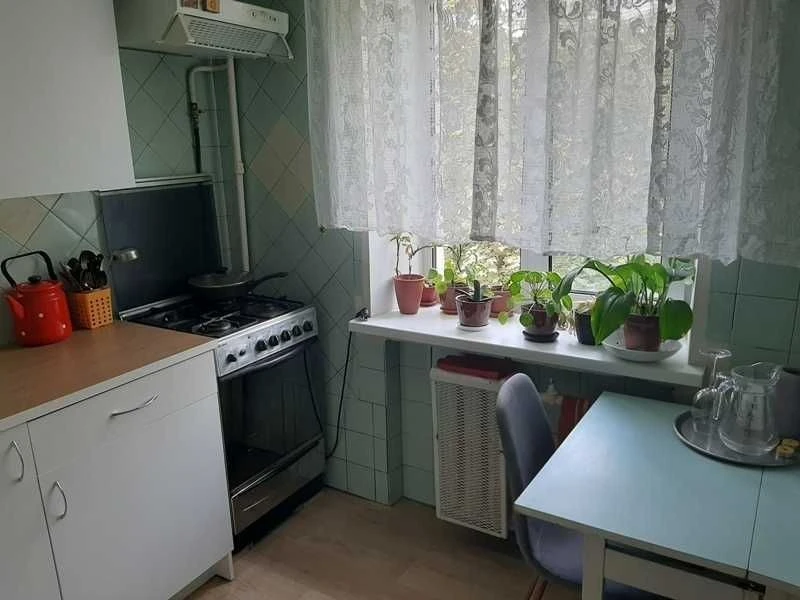 Three-room apartment in residential condition on Shcherbakivskoho St.!