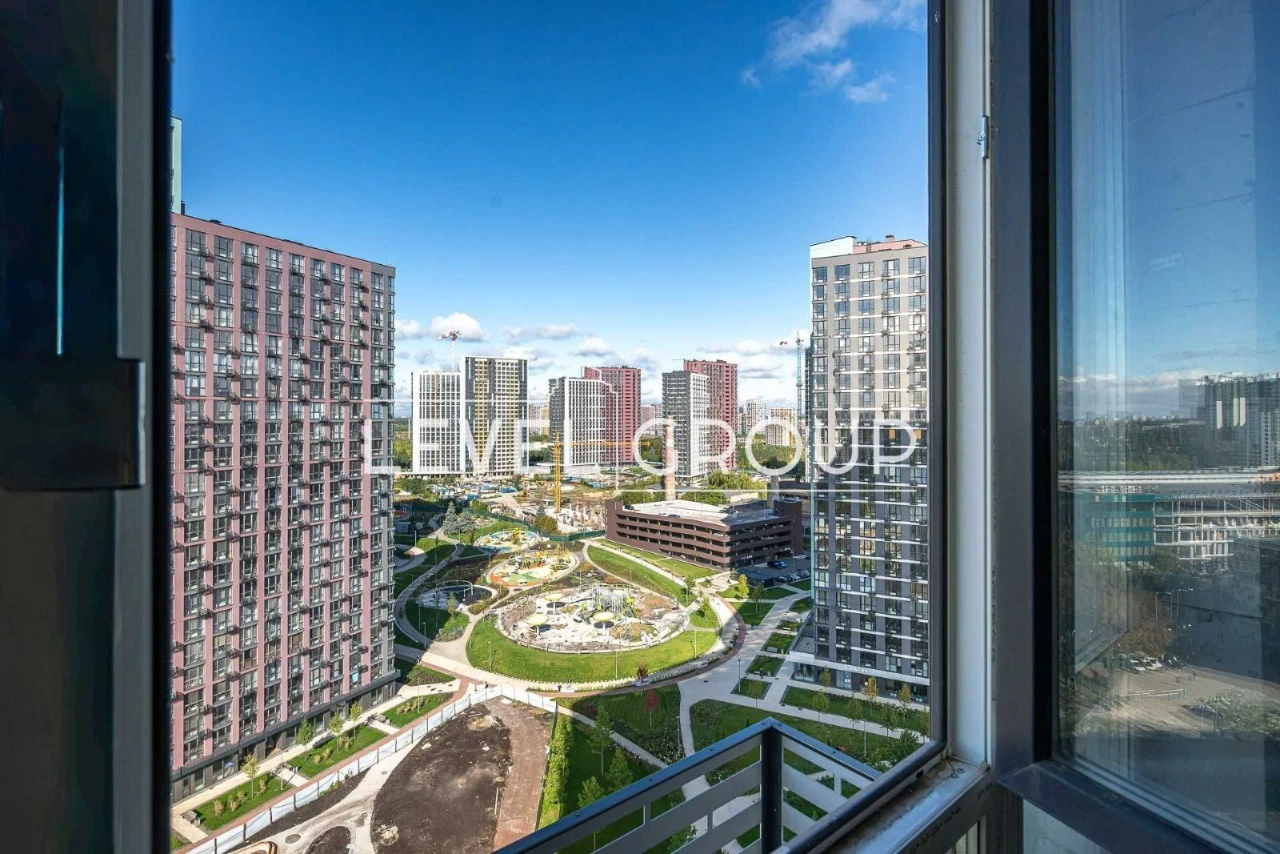 Продаж 2к квартири 73 кв. м на вул. Віктора Некрасова 12А •