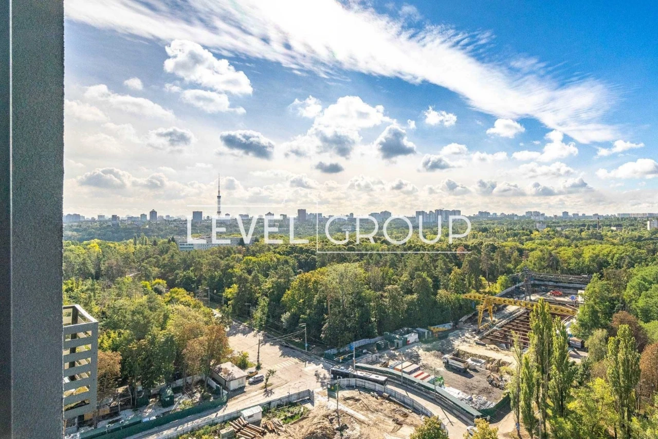 Продаж 2к квартири 73 кв. м на вул. Віктора Некрасова 12А •