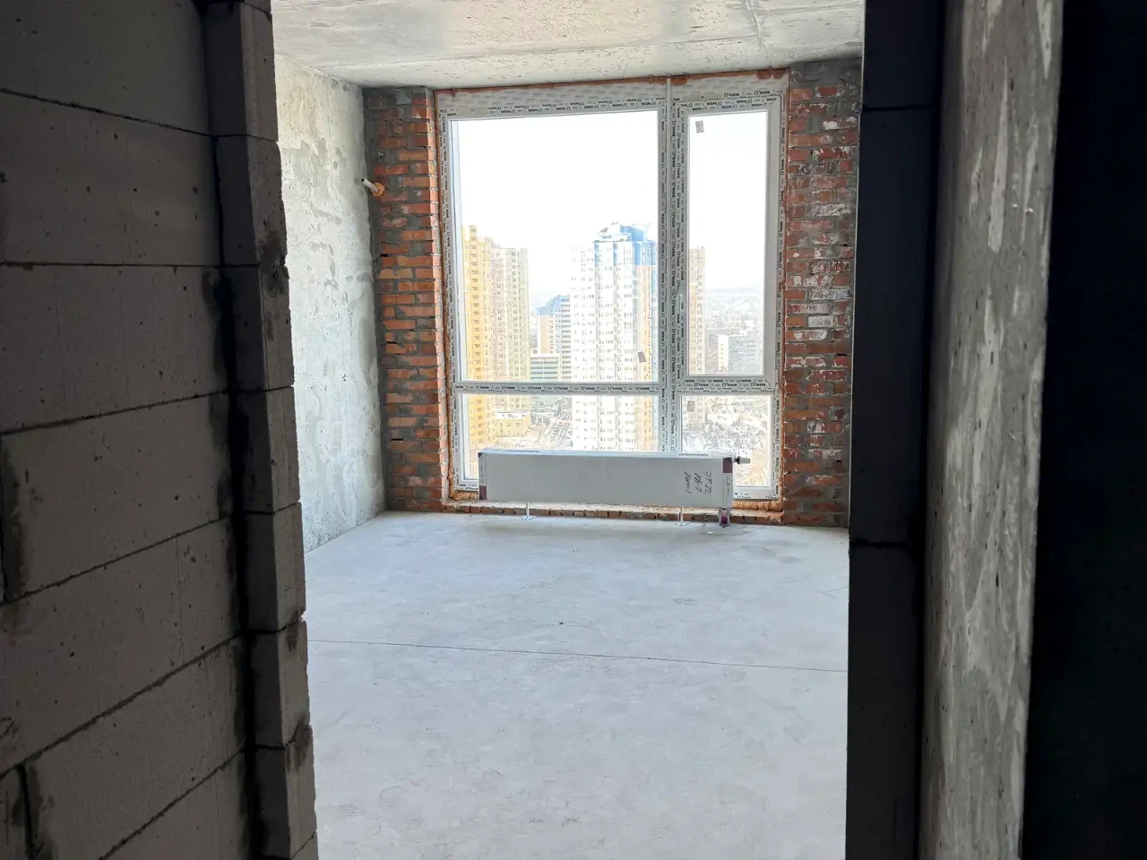 Продаж квартири 1-кімн. 56.8 м² 22/22 пов.