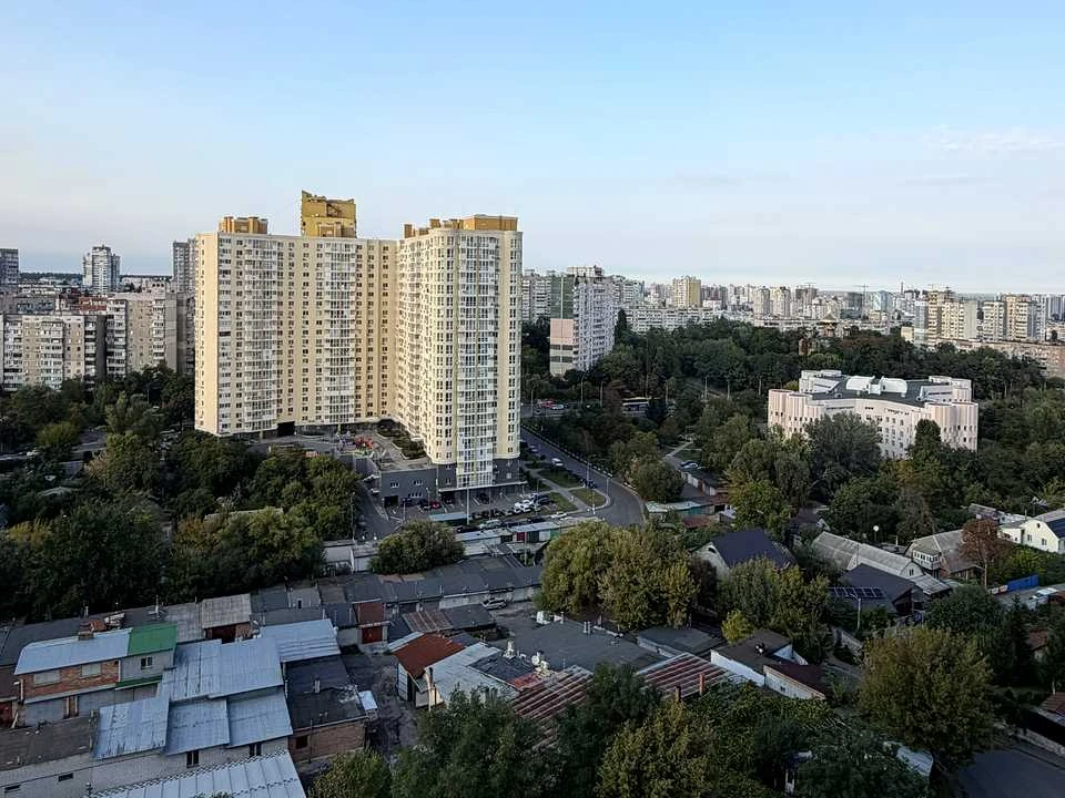 Квартира. Київ, Сергія Данченка вул.
