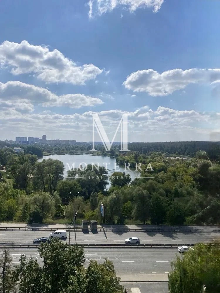 Продаж 3-к квартири з ремонтом, меблями та технікою Русанівс