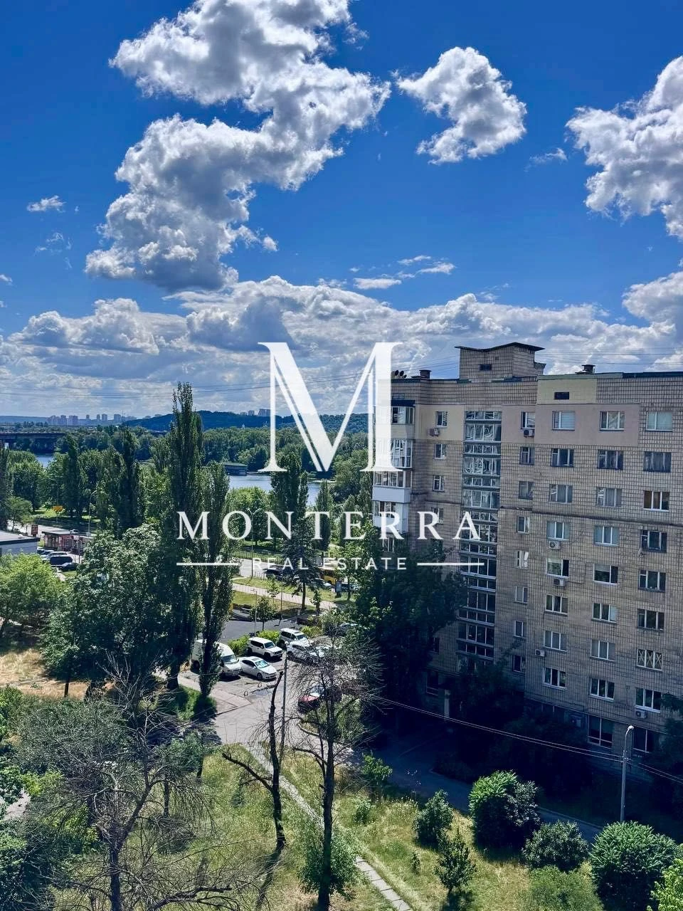 Продаж 3-к квартири з ремонтом, меблями та технікою Русанівс