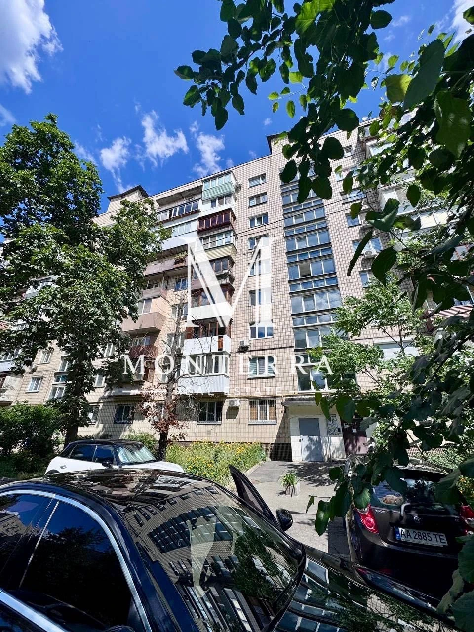 Продаж 3-к квартири з ремонтом, меблями та технікою Русанівс