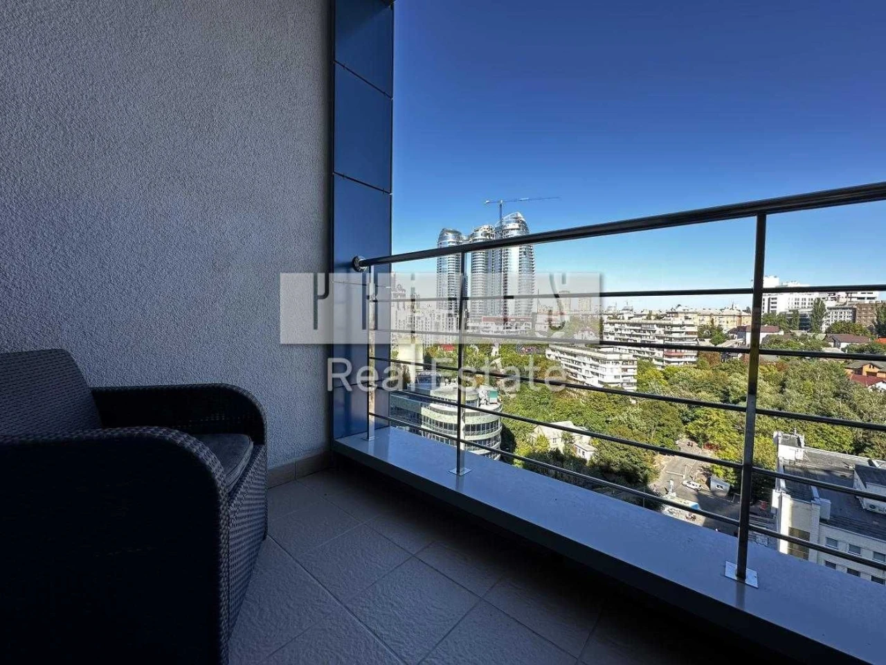 ЖК Central Park Продаж 2кім квартири 75м2 з ремонтом на сере