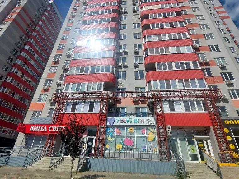 Apartment. Kharkiv, Peremohy Ave., 65g k.