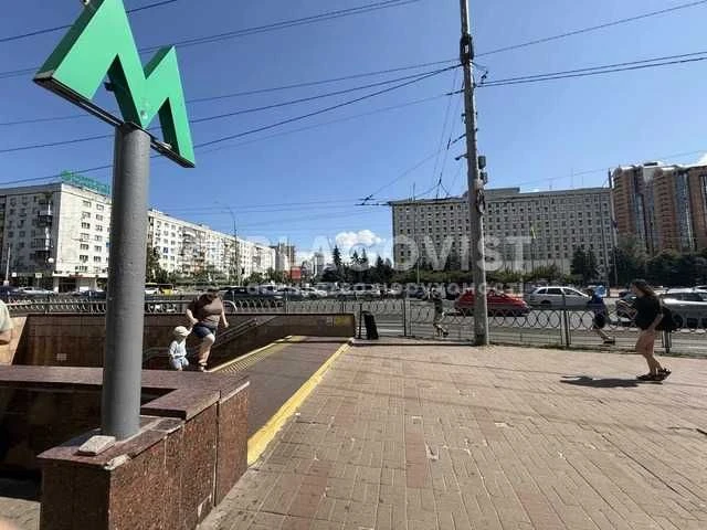 Печерськ Лесі Украінки 4кімн квартира з якісним ремонтом