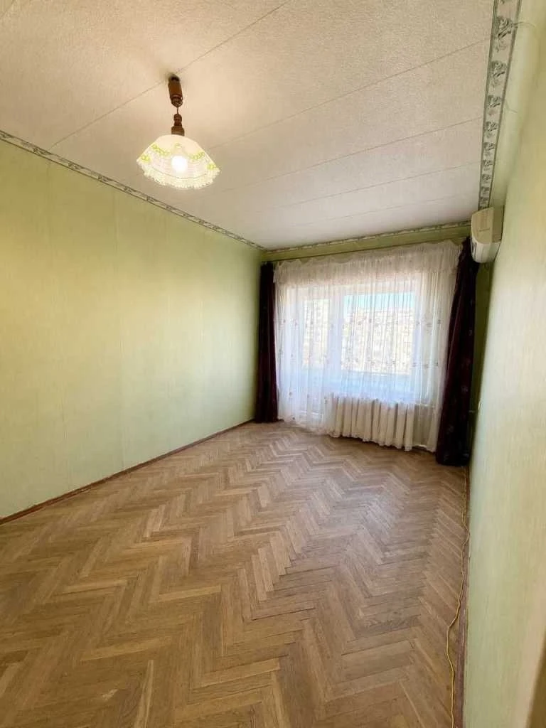 Продаж 1-кімнатної квартири 30.3 м², Харківське шосе, 1