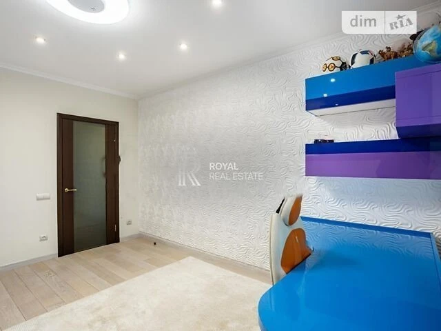 Sale of 3-room apartment 114 sq. m on Chokolivskyi Blvd. 42A • ID 3