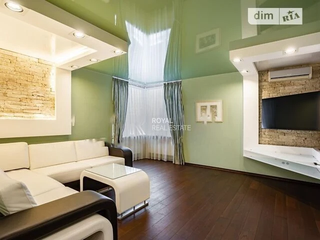 Sale of 3-room apartment 114 sq. m on Chokolivskyi Blvd. 42A • ID 3