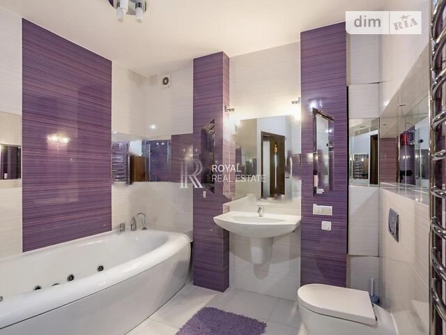 Sale of 3-room apartment 114 sq. m on Chokolivskyi Blvd. 42A • ID 3