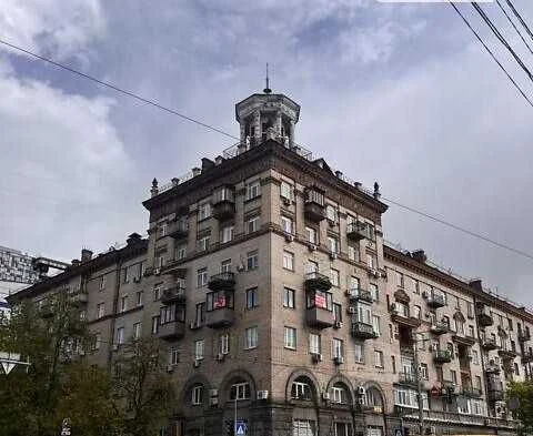 Продаж квартира з сучасним ремонтом Центр метро Олімпійська