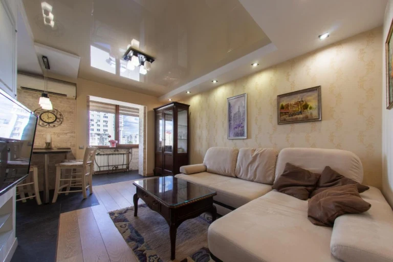 Продам трикімнатну квартиру (79 м²) у Києві, Оболонський рай