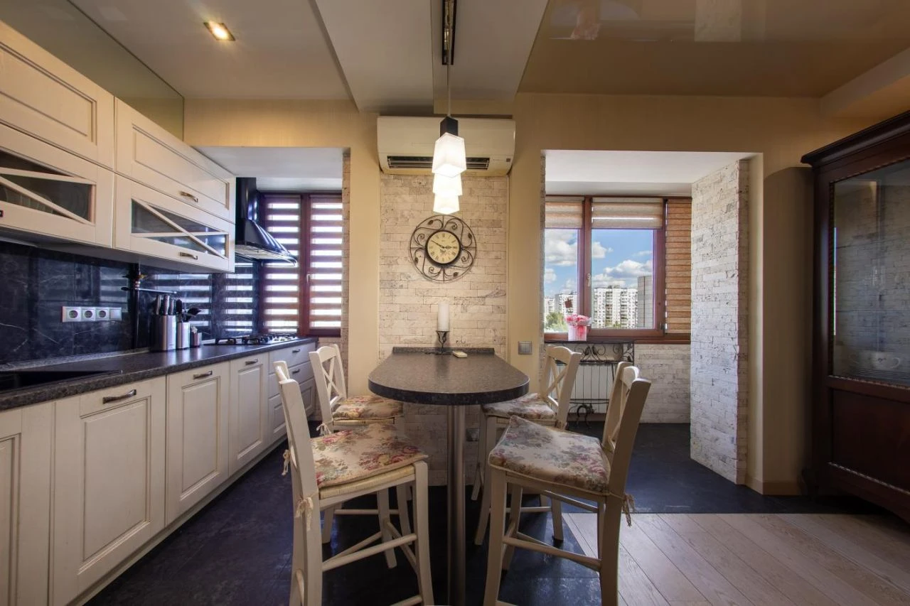 Продам трикімнатну квартиру (79 м²) у Києві, Оболонський рай