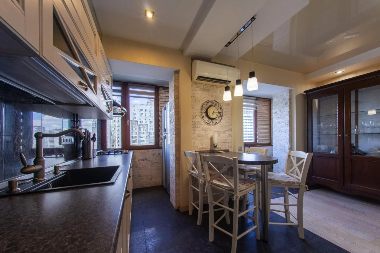 Продам трикімнатну квартиру (79 м²) у Києві, Оболонський рай