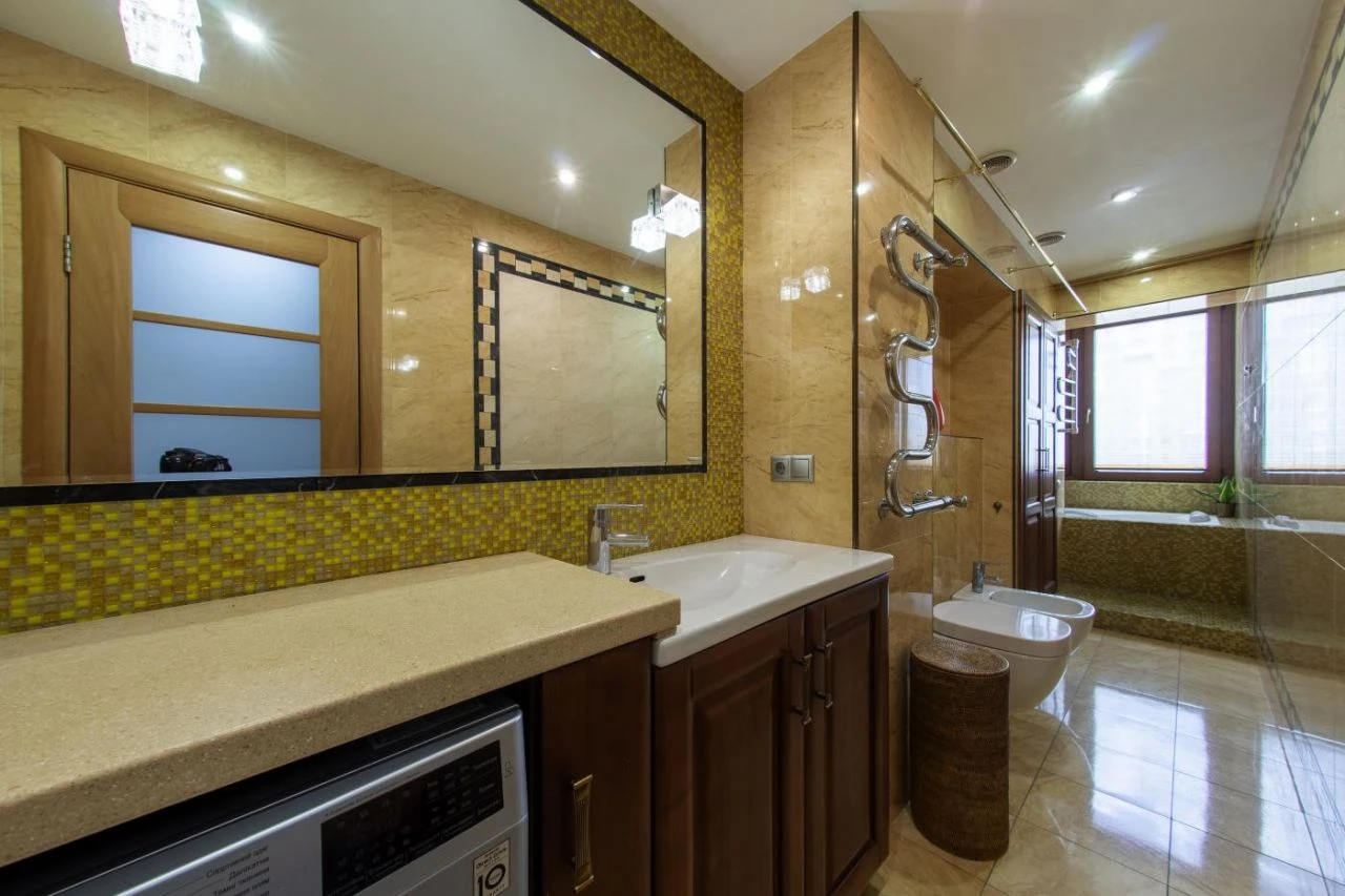 Продам трикімнатну квартиру (79 м²) у Києві, Оболонський рай