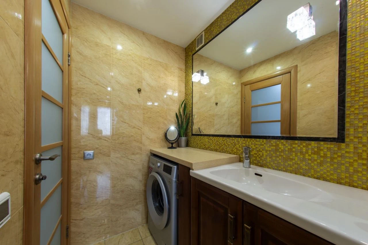 Продам трикімнатну квартиру (79 м²) у Києві, Оболонський рай
