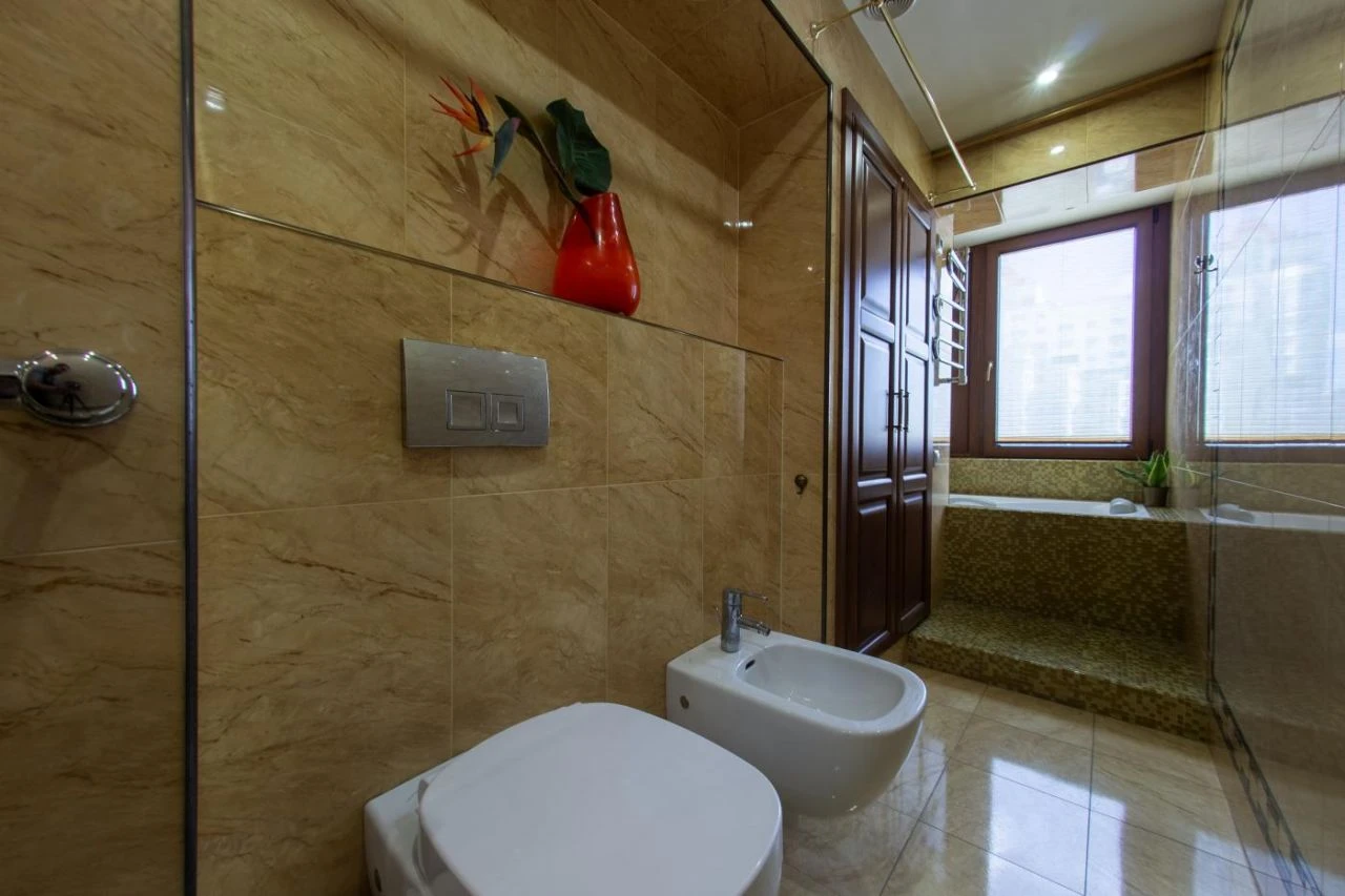 Продам трикімнатну квартиру (79 м²) у Києві, Оболонський рай