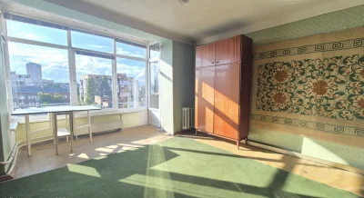 Продаж 3-кімнатна біля ТЦ "Мармелад", вул. Тихого 41 (Виборз