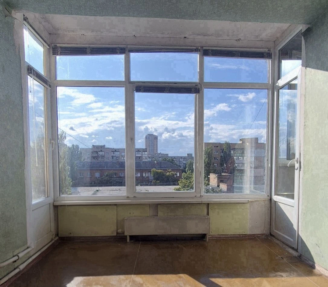Продаж 3-кімнатна біля ТЦ "Мармелад", вул. Тихого 41 (Виборз