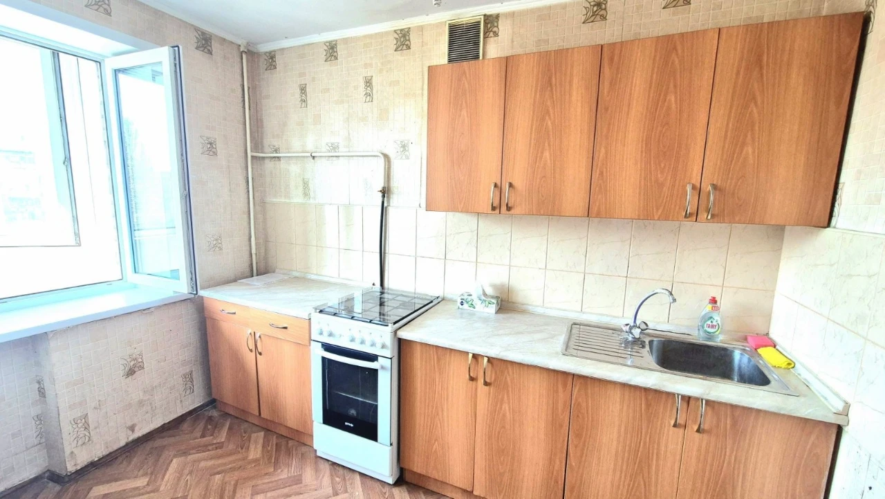 Продаж 3-кімнатна біля ТЦ "Мармелад", вул. Тихого 41 (Виборз