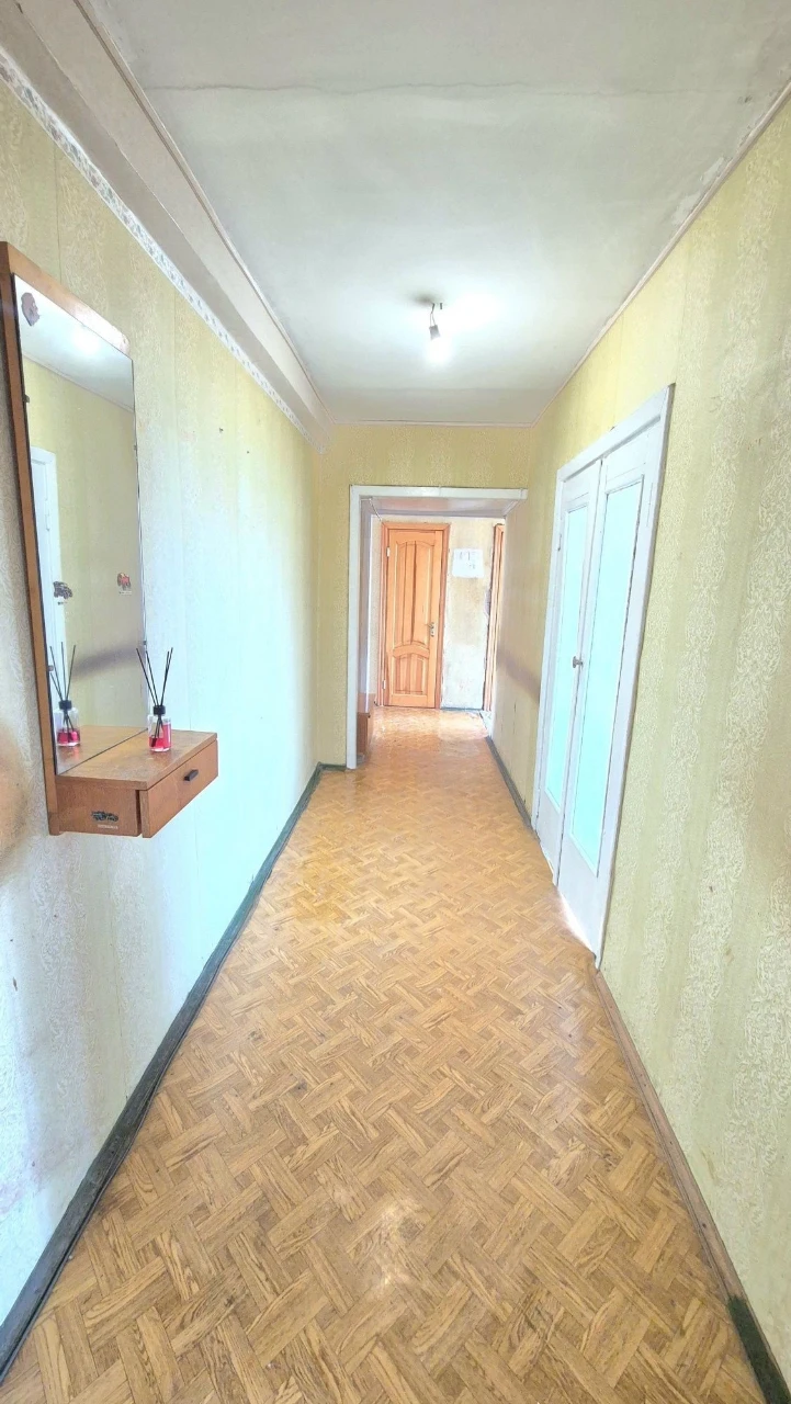 Продаж 3-кімнатна біля ТЦ "Мармелад", вул. Тихого 41 (Виборз