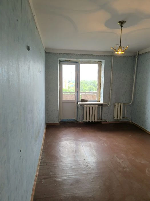 Поділ, вул. Миру, 3-кімн. квартира під ремонт.