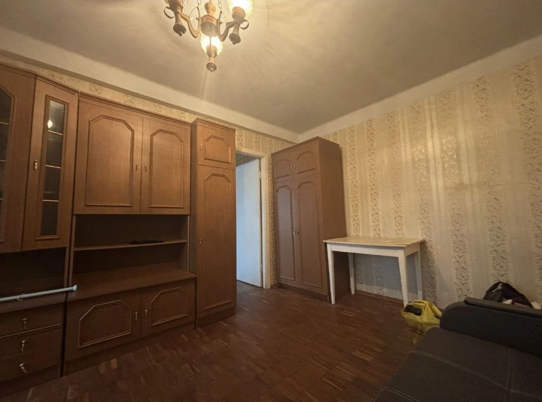 Продаж 2к квартири по вулиці Івана Микитенка, буд. 15, Дніпр