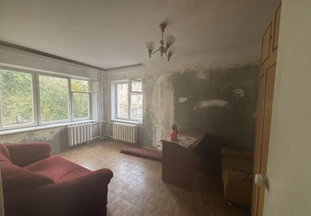 Продаж 2к квартири по вулиці Івана Микитенка, буд. 15, Дніпр