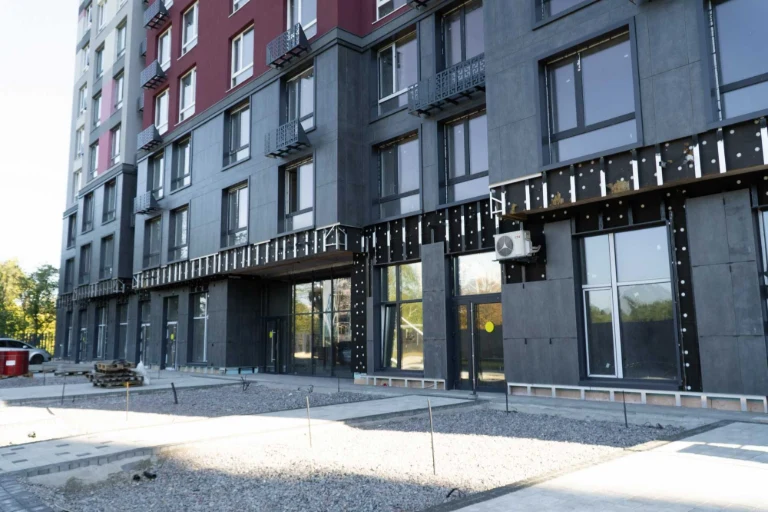 Продажа квартира в 5хв від метро. Сімейний варіант. Є укритт