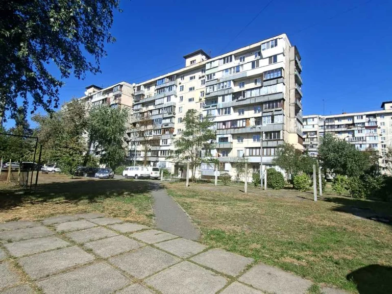 Квартира. Київ, Космонавта Поповича вул.