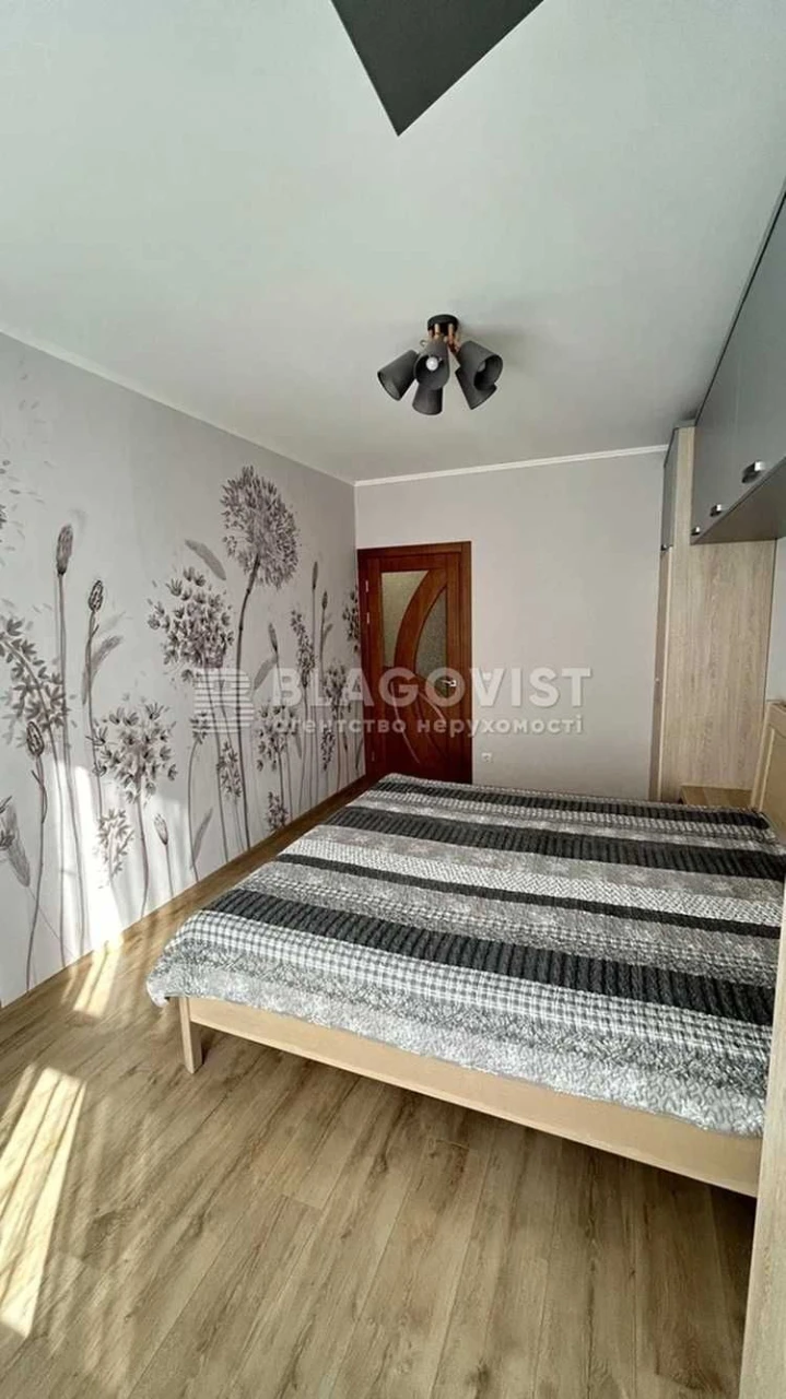 Продаж стильної 2-кім кв-ри ЖК Лебединий з видом на озеро, в