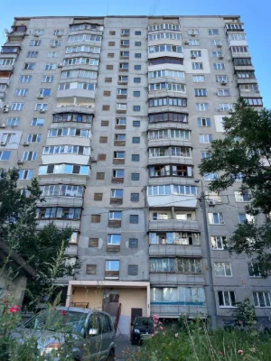 Продам 1-к квартиру ст.м. Голосіїво 5 хвилин пішки! Термінов