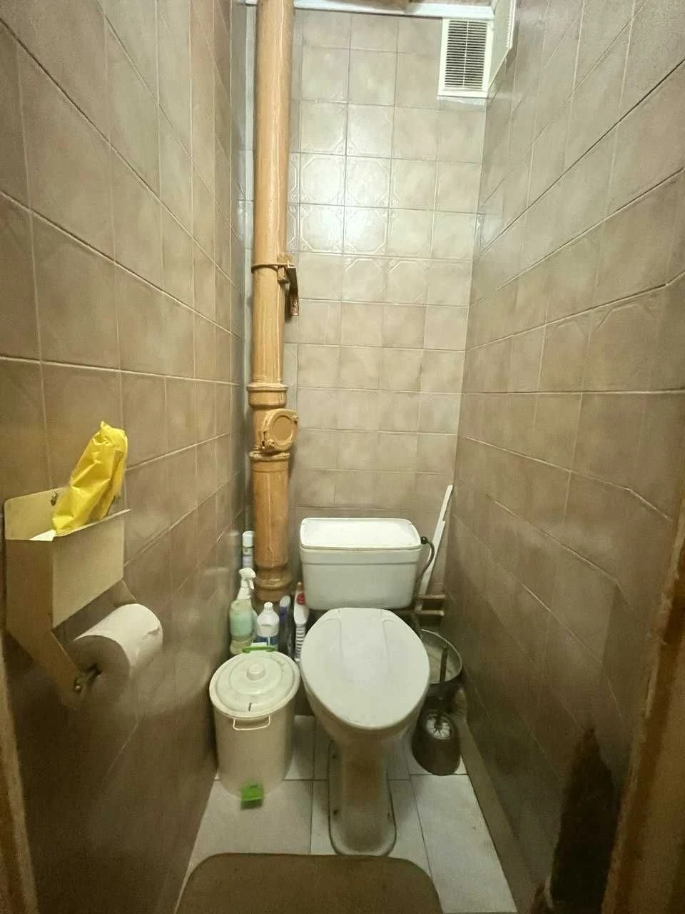 Феодосіївська вул.метро Деміївська