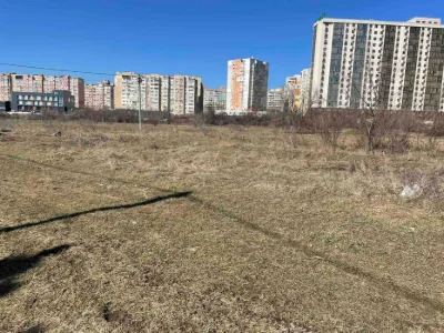 Продам участок в районе улицы Сахарова