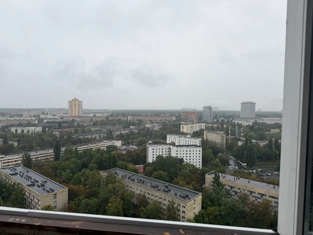 Продаж квартири ЖК Амурський трьохкімнатна Здановської 34 а